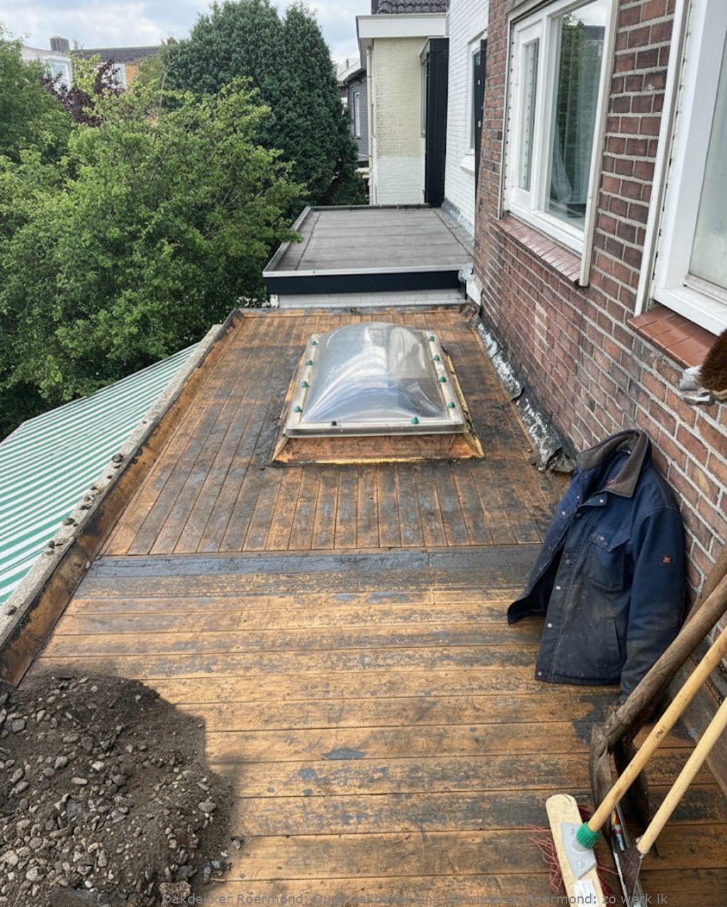 Oude Dakbedekking Verwijderen Roermond